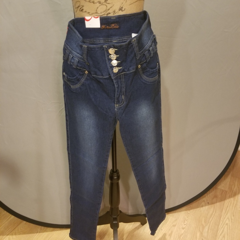 NWT Columbian Style Jeans
